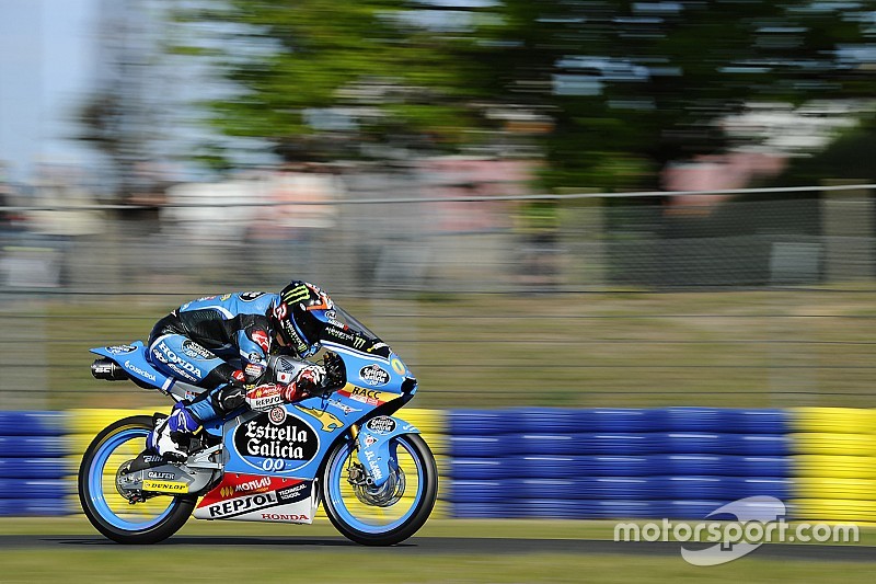 P1 Navarro in warm-up, weer technische problemen Binder