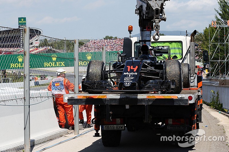 El motor de Alonso se apagó al cortarse el suministro de combustible