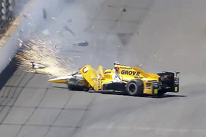 Spencer Pigot'ın Indy 500 antrenmanlarındaki kazası - video