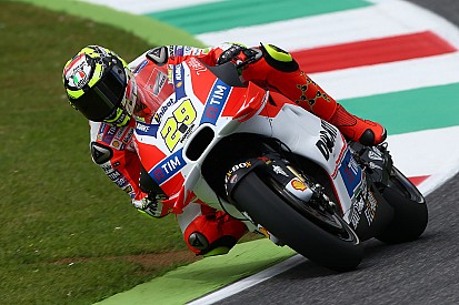 Ducati-kracht brengt Iannone naar P1 in tweede training