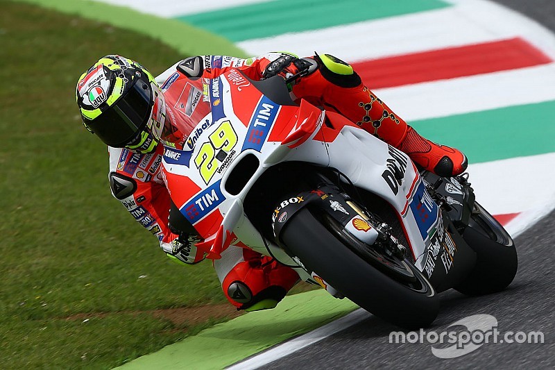 Ducati-kracht brengt Iannone naar P1 in tweede training