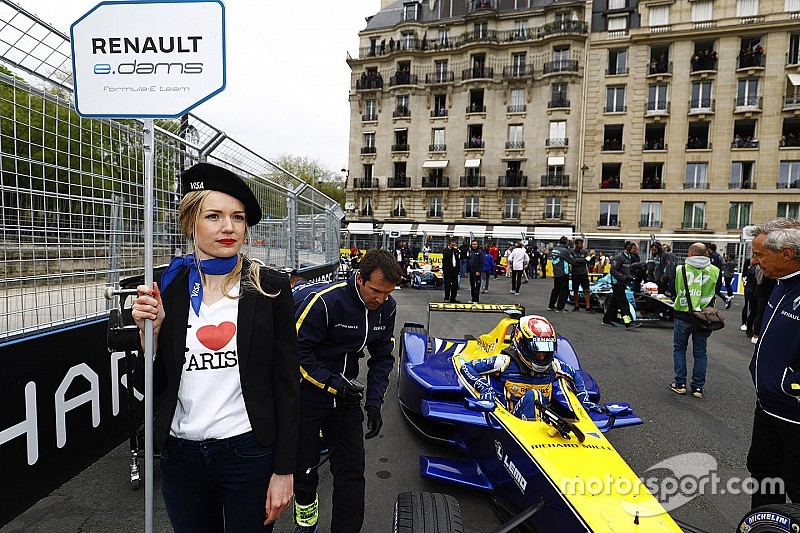 Formule E Berlijn: Buemi zet de toon, Frijns start rustig