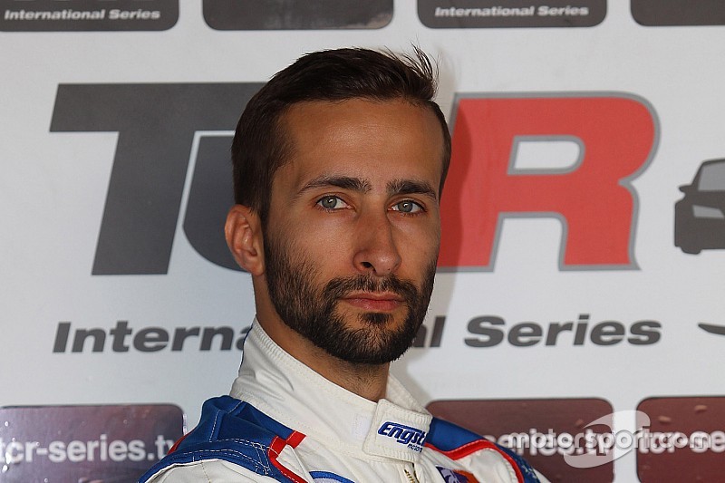 Грачёв одержал первую победу в TCR