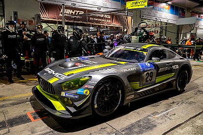24u Nürburgring: Mercedessen aan kop, Nederlanders kansrijk