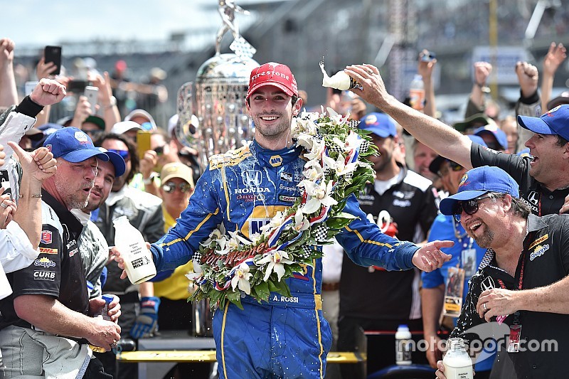 Indy 500 - Rookie Alexander Rossi pakt sensationele zege