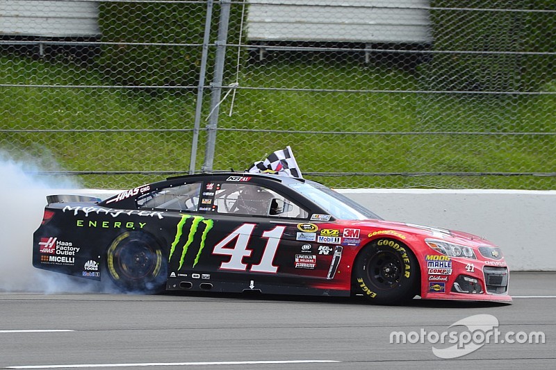 Spritpoker in Pocono: Kurt Busch siegt mit einem Tag Verspätung