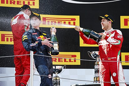 Történelmi képgaléria a Forma-1-ben: Max Verstappen és az első győzelem