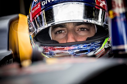 Ricciardo és Red Bull-parádé Monacóban a második edzésen a Mercedes előtt: eltűnt a Ferrari