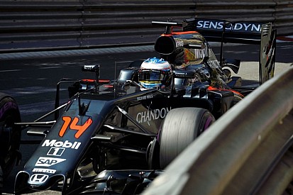 A McLaren továbbra sem boldogul a magas guminyomással