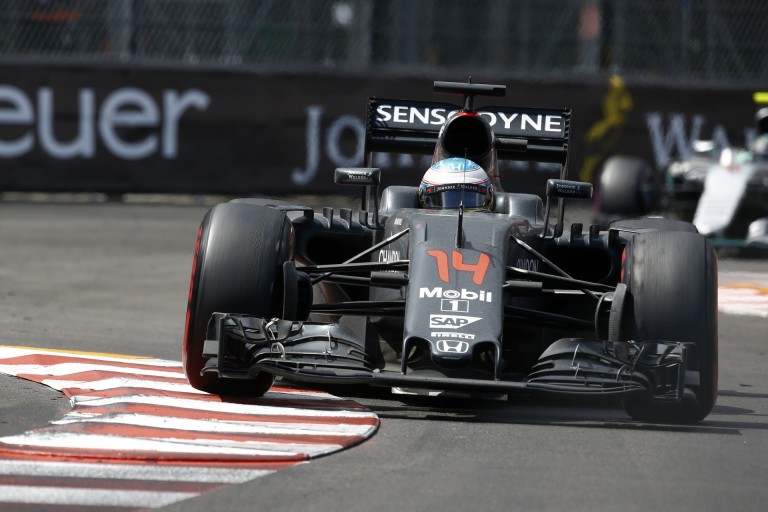 Alonso szerint akár a dobogós helyezés is meglehetett volna neki Monacóban