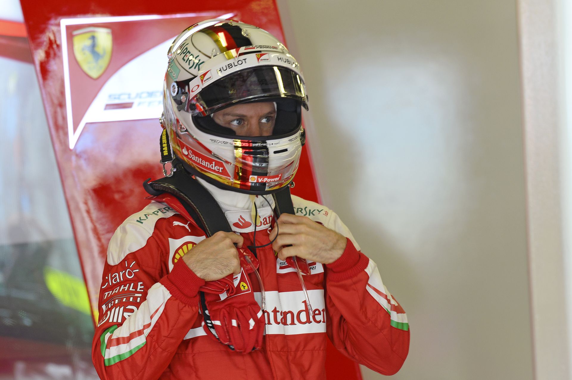 Vettel nem tudja, bajnok lehet-e 2020-ig a Ferrarival, de először szerződése legyen…