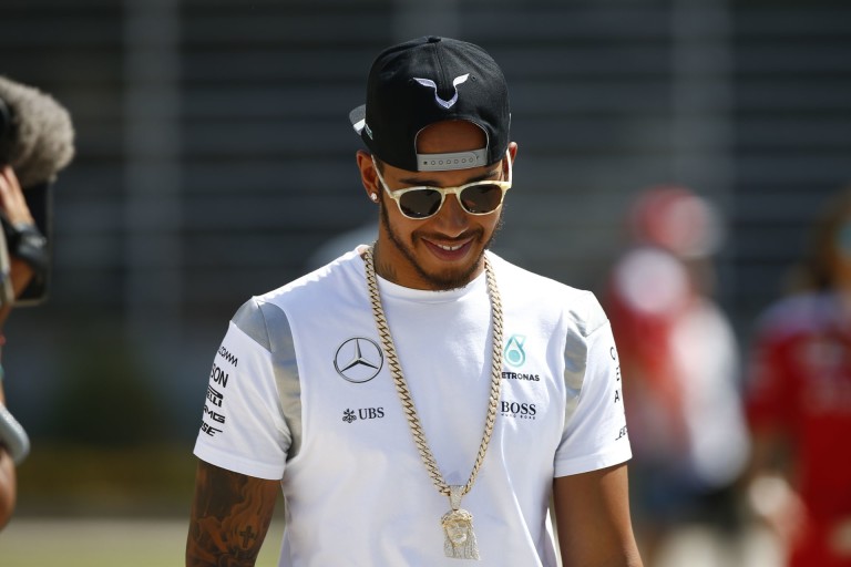 Hamilton már csak 17 rajtelsőségre van Schumacher abszolút rekordjától