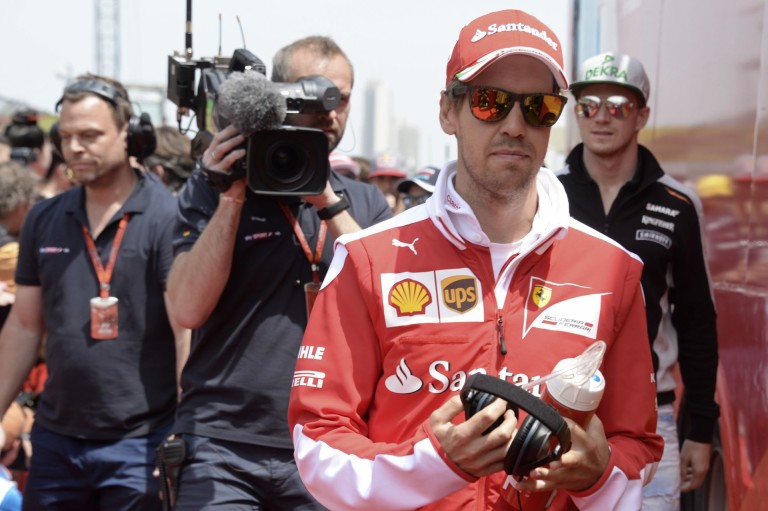 Vettel nem bír magával, Kvyatot hibáztatja, de az orosz tudja, nem csinált rosszat
