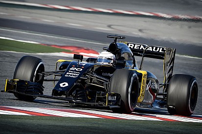 Nagyszerű videós felvételek érkeztek Barcelonából, az F1-es tesztről