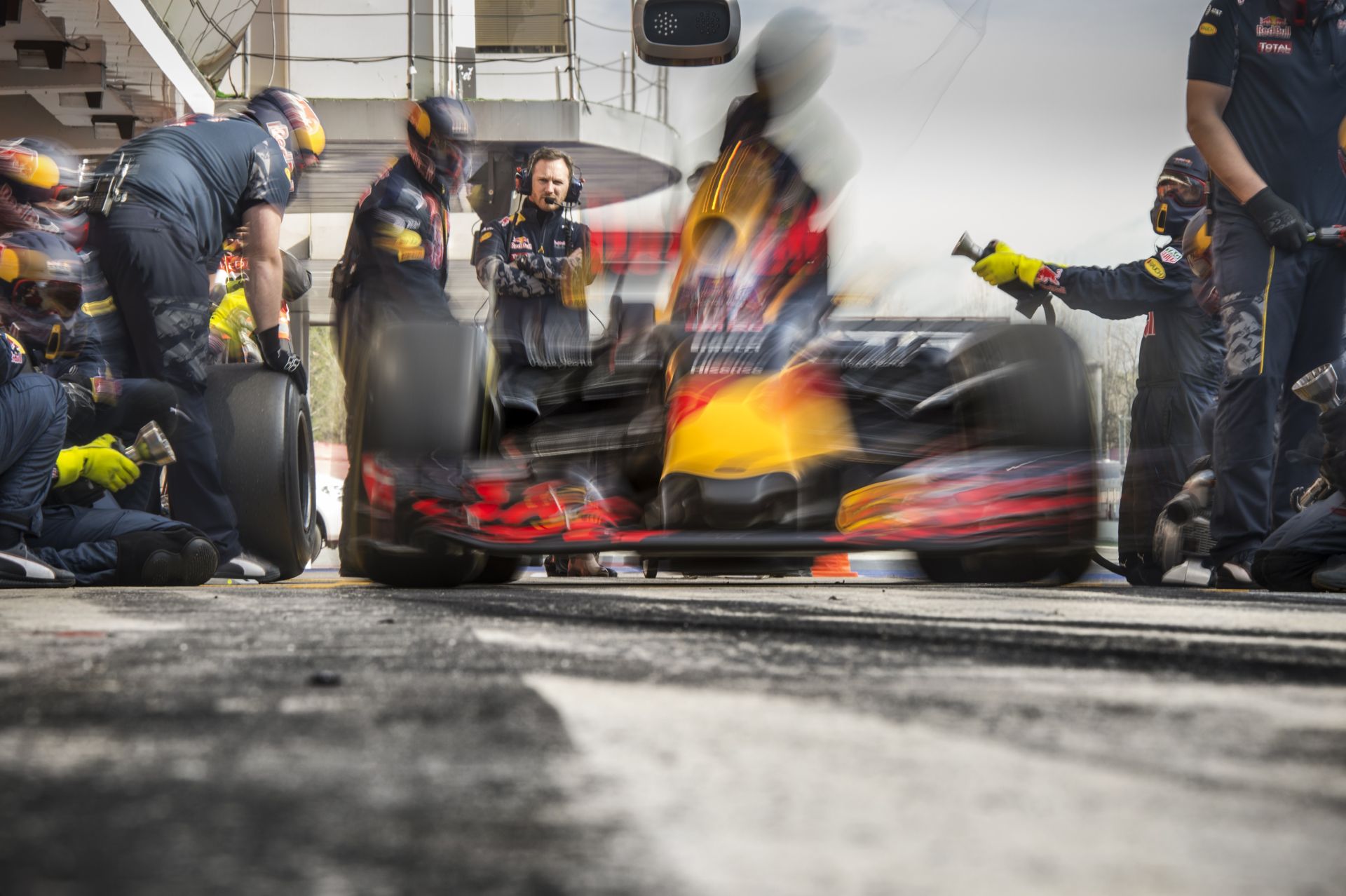 Ricciardo: Az a kérdés, mennyire van elöl a Mercedes és a Ferrari