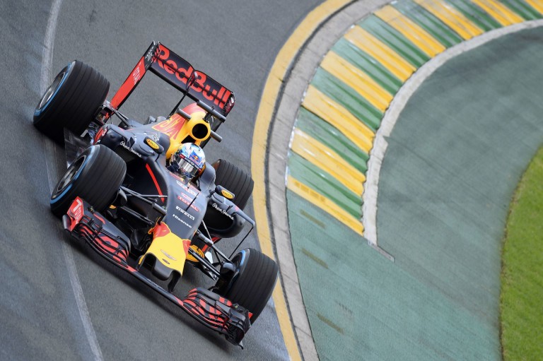 Ricciardo szólt a haveroknak, várják őt a 12-es kanyarban