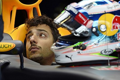 Ricciardo: Kicsit fura, amikor az időmérő még tart, de a versenyzők már nincsenek az autóban!