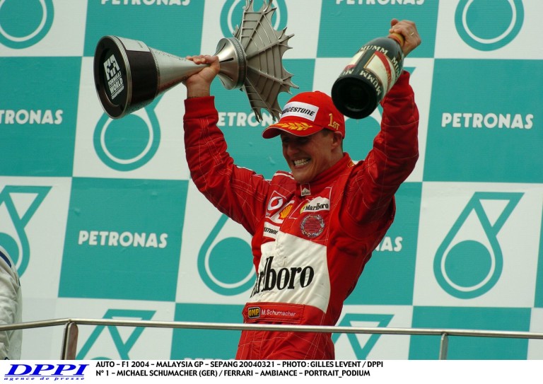 Schumacher-és Ferrari-győzelem ezen a napon a Forma-1-ben: 2004