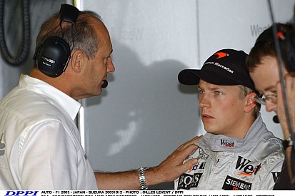 Videón, ahogy Ron Dennis elsírja magát Raikkönen első győzelme miatt