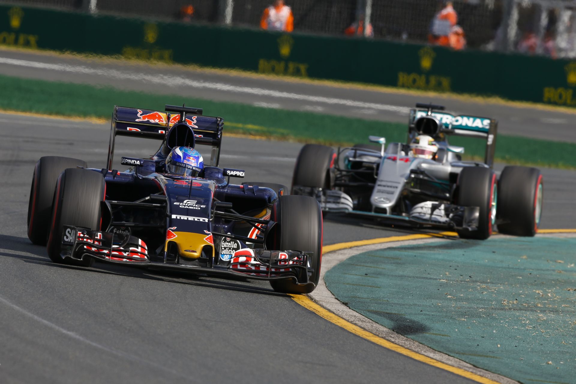 Verstappen szerint Bahreinben a Mercedes motorral hajtott autók gondot fognak okozni