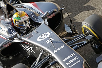 Idő előtt lefotózták a Haas F1 Team overálját: nagyon állat!