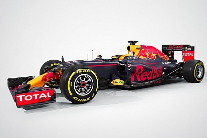 Itt a 2016-os Red Bull: Ricciardo és Kvyat új F1-es gépe