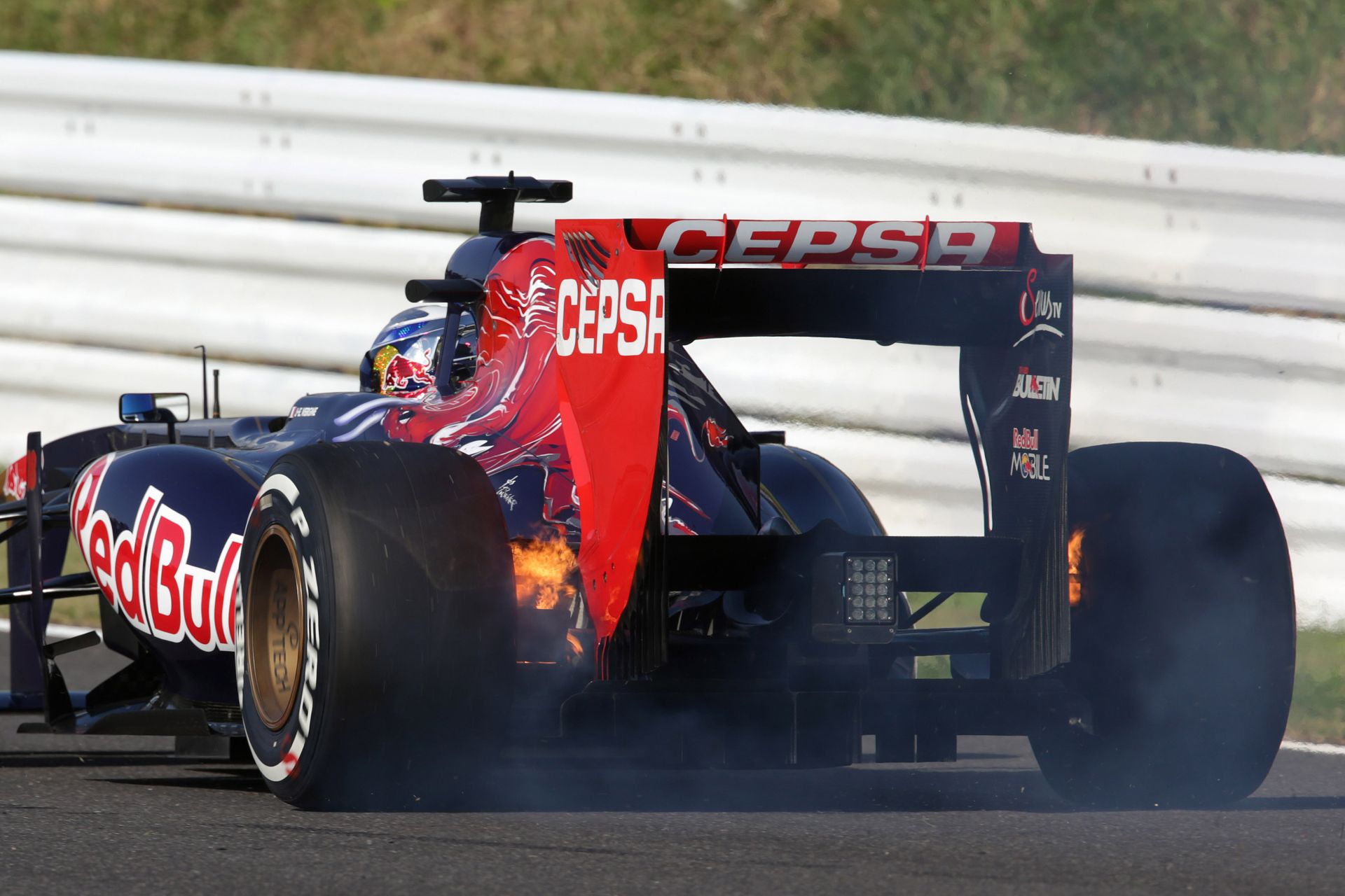 A „nagy” 2015-ös motorösszegzés: bünti nélküli Mercedes, hiba nélküli Ferrari és botrányos Honda