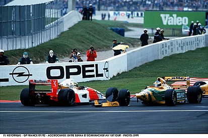 Senna a nyilvánosság előtt oktatja ki Schumachert – 1992
