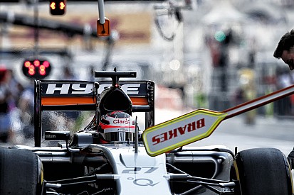 Alesi szerint kevés, ha korlátozzák a rádiózást, ennél több kell az F1-nek