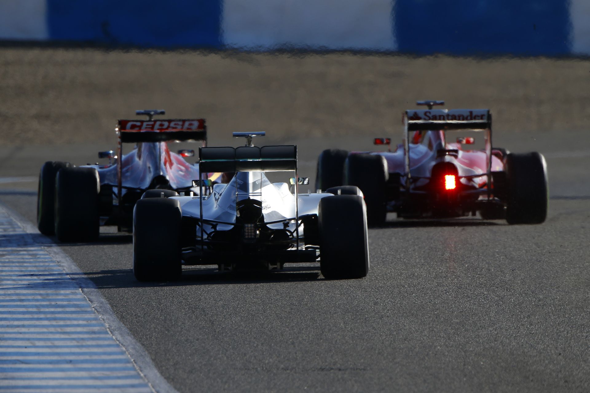 Verstappen megvédte Hamiltont