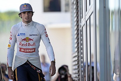 Sainz Jr. rajthoz állhat a Toro Rossóval Oroszországban - hivatalos