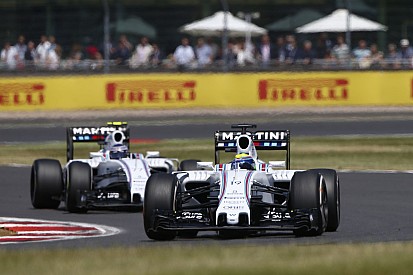 Egy eddig nem látott felvétel Austinból: WOW! Bottas és Massa is amatőr módon zúzott