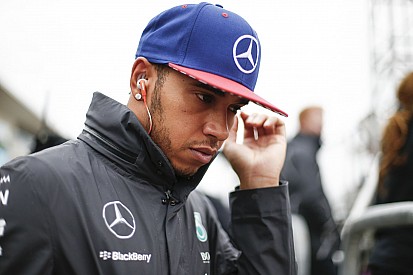 Hamilton: „Nem tudom elhinni, hogy háromszoros világbajnok vagyok”