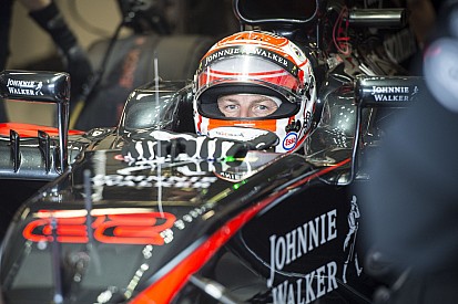 Button egész pályafutása alatt nem látott annyi új alkatrészt, mint a McLaren-Hondánál!
