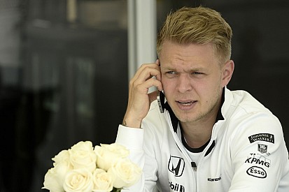 A McLaren nem ragaszkodik Magnussenhez