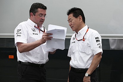 A nyári szünet után jöhet a Honda új motorja: cselekedni kell, mert nagy a nyomás a McLarenen