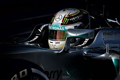 „Lando 'Hamilton' Calrissian” fénysebességre kapcsolt és simán megnyerte a harmadik edzést az Amerikai Nagydíjon Rosberg és Mass