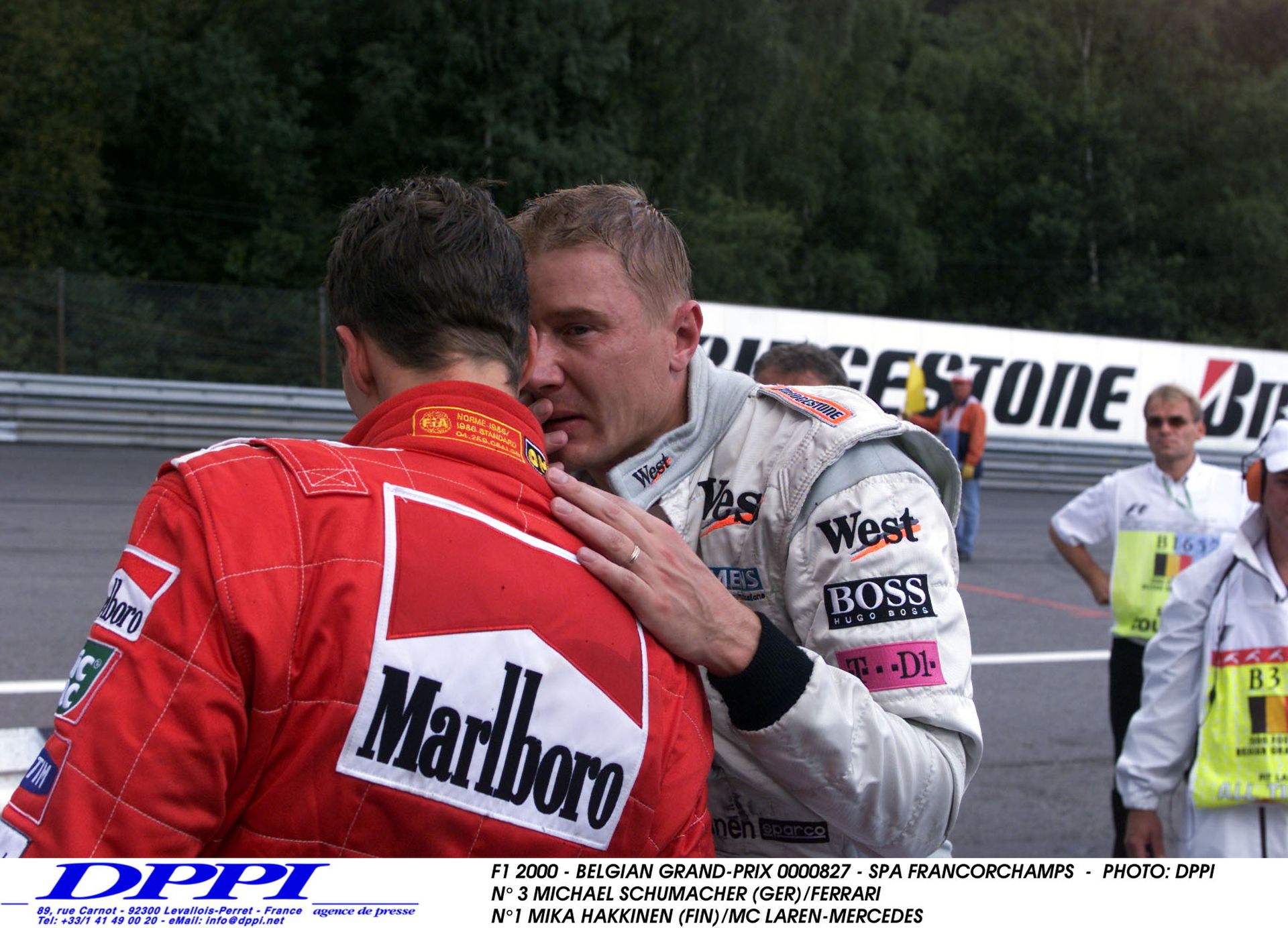 Schumacher és Hakkinen 2000-ben ezen a napon mutatta be minden idők egyik legemlékezetesebb előzését a Forma-1-ben: nincsenek rá