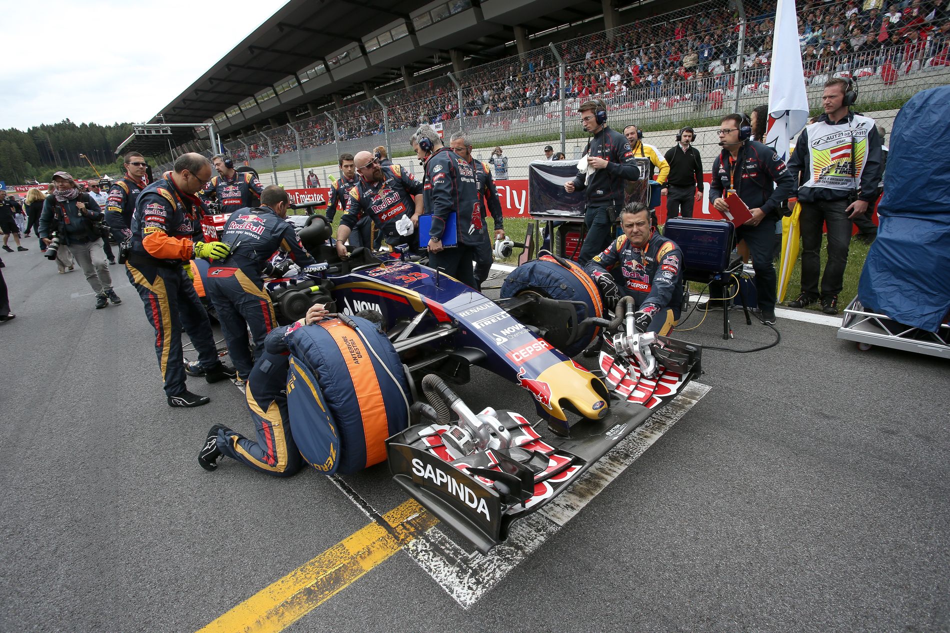Silverstone komoly teszt lesz a motorok számára: padlógáz és nagy tempó