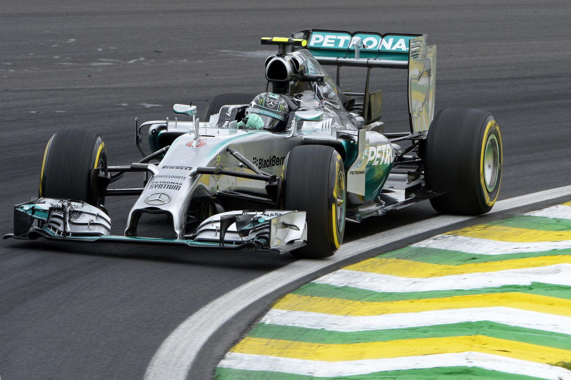 Még egy pole, és Rosberg beéri Schumachert és Häkkinent