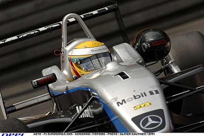 Hamilton: Normális kuplungot a Forma-1-be! Az F3-as idők voltak a legjobbak!
