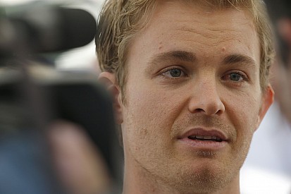 Rosberg: Fizetek egy all inclusive wellness hétvégét Bottasnak, ha megelőzi Hamiltont!
