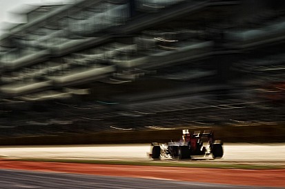 Vettel mégis pályára gurul az időmérőn, legalábbis a Q1-ben biztos ott lesz