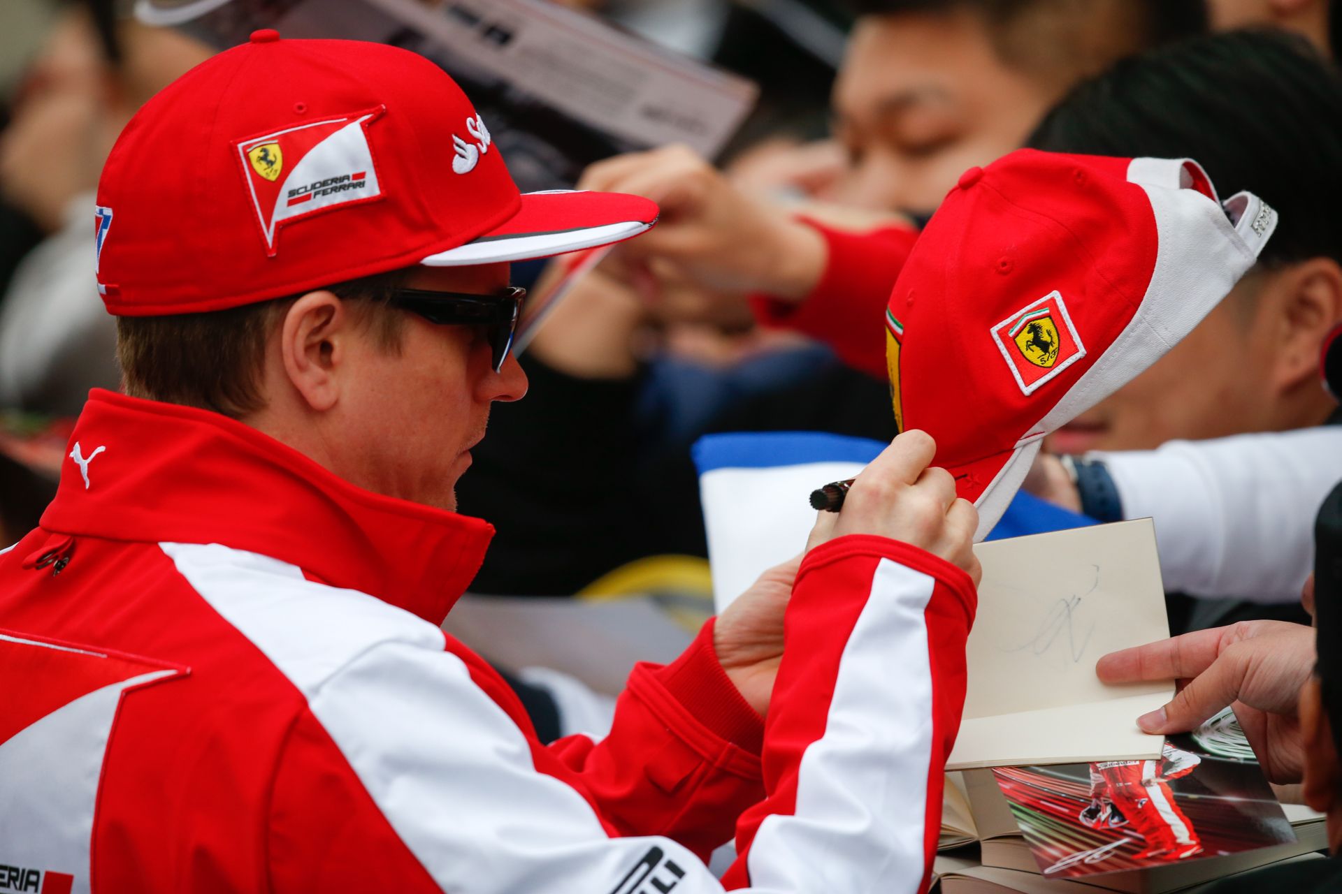Olasz sajtó: Raikkönen a Ferrarinál maradhat, ha kevesebb pénzt kér
