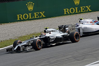Kinézték maguknak a versenybírák Magnussent? Még Bottas szerint sem járt a manőverért büntetés