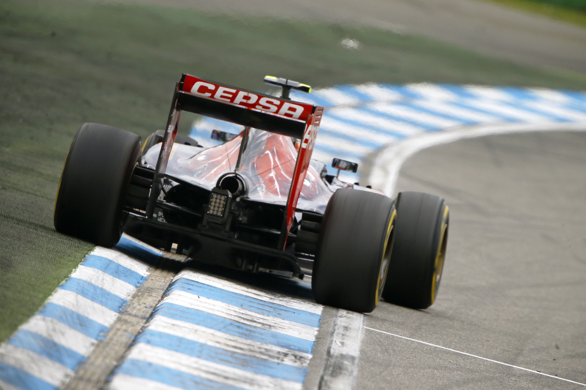 Egy újabb nagy tehetség a Forma-1 kapujában? 17 évesen versenyez az F1-ben!
