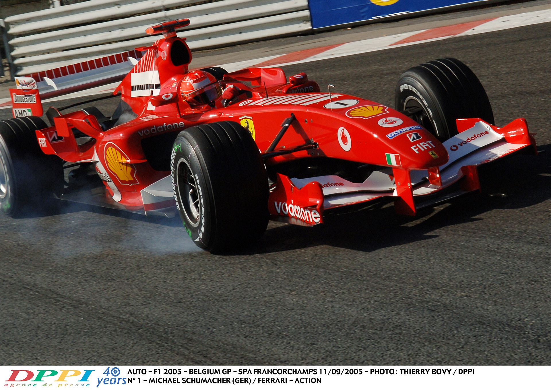 Schumacher nagyon adja neki a Ferrarival: A legendás olasz V10-es hangja Spa-ban