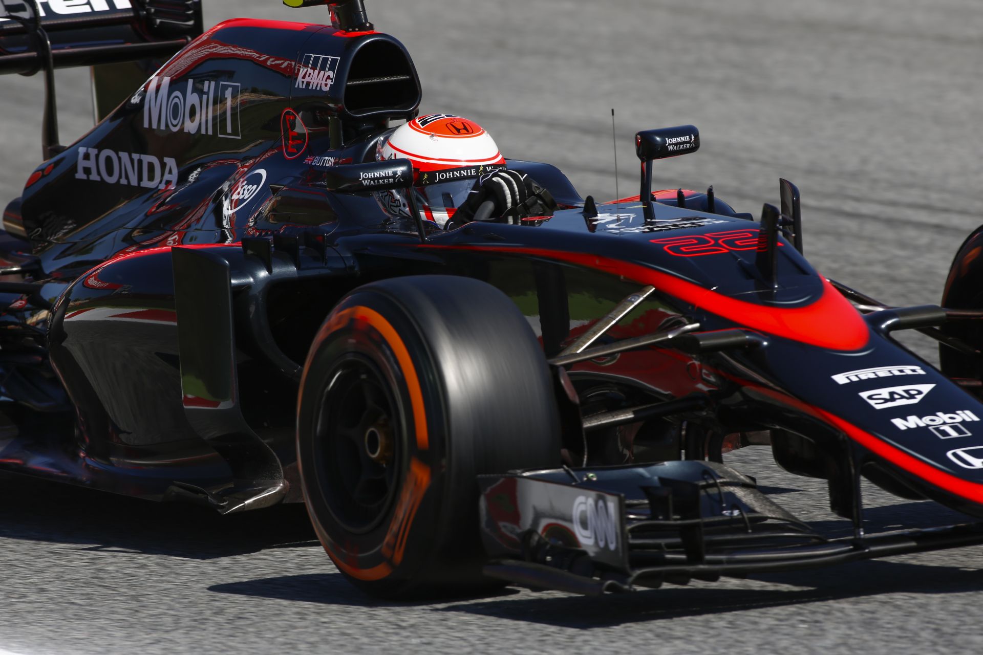 Button szerint a McLaren-Honda egy ígéretes pénteket tudhat a háta mögött Barcelonában