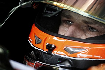 Hülkenberg jövőre ismét csapatot válthat: Irány a Ferrari? Alonso, vagy Raikkönen helye kiadó lehet