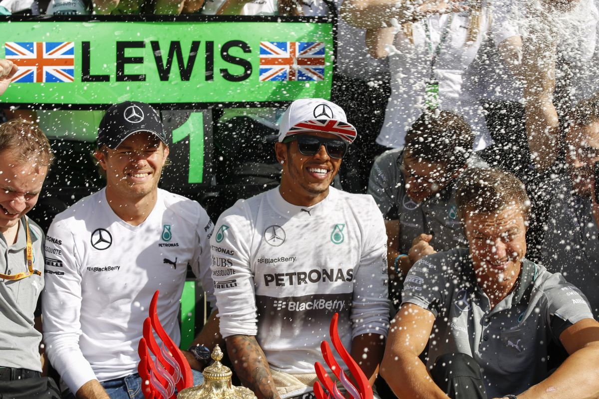 Hamilton és Rosberg is jól van: mindketten a csúcsra törekednek Németországban